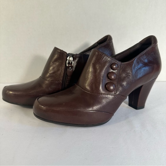 Clarks Artesian Vermont Terrace  Shootie W Sz 6m  Brown Leather Loafer Boot Shoe - Picture 8 of 10